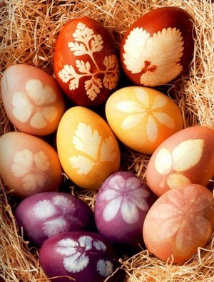 окрашеные пасхальные яйца